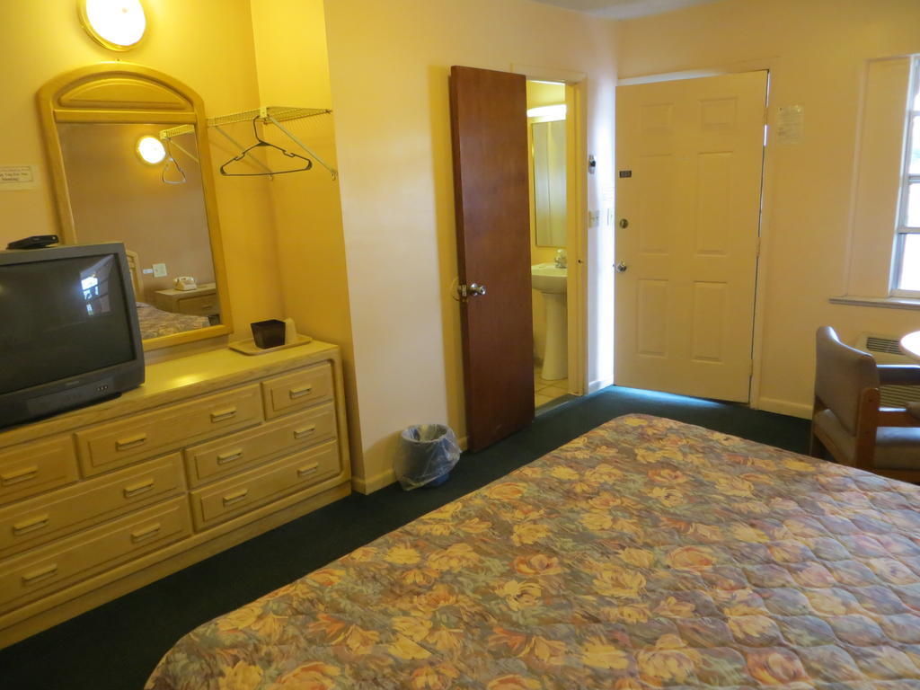 Budget Inn Sebring Esterno foto